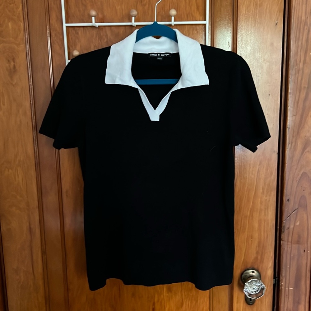 Medium Cable & Gauge Black Short-Sleeve Shirt with White Collar